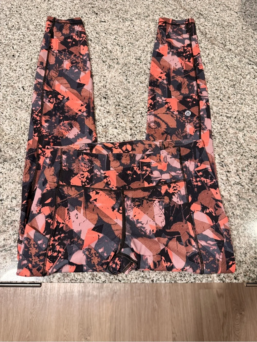 Lululemon Speed Up Tight 28” Size 6